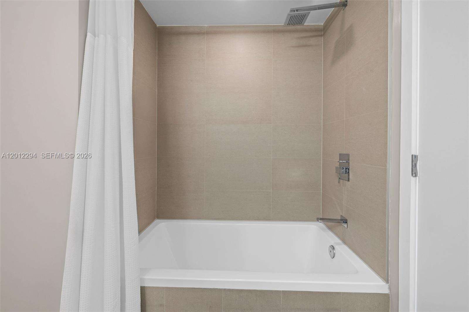 The Bond On Brickell at 1080 Brickell Ave, Miami, FL 33131 - For Rent photo 12
