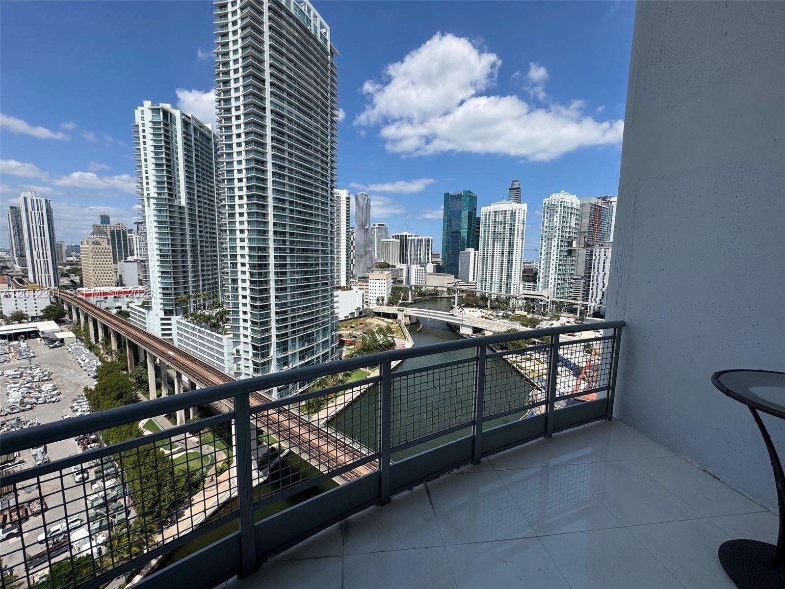 Neo Vertika at 690 1 Ct, Miami, FL 33130 - For Rent photo 4