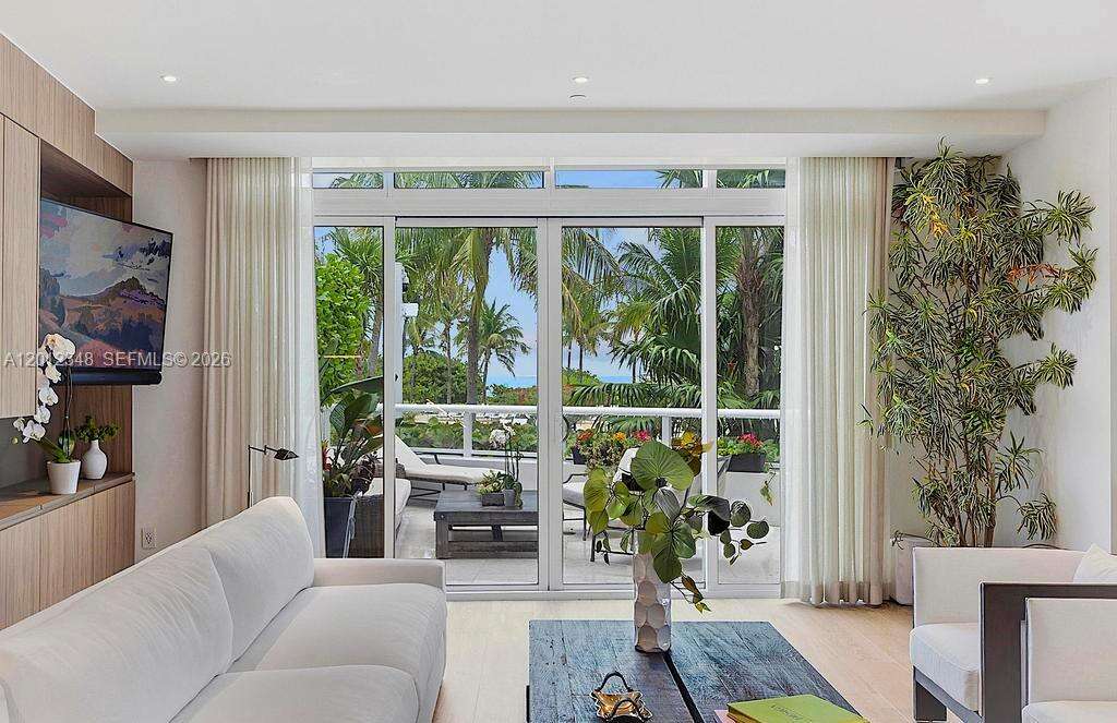 Continuum North Tower at 50 Pointe Dr, Miami Beach, FL 33139 - For Rent photo 2