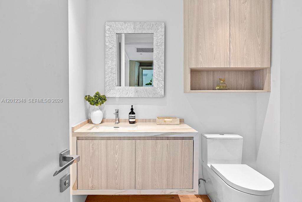 Continuum North Tower at 50 Pointe Dr, Miami Beach, FL 33139 - For Rent photo 12