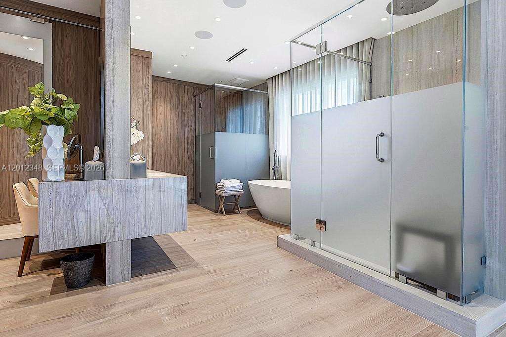 Continuum North Tower at 50 Pointe Dr, Miami Beach, FL 33139 - For Rent photo 25