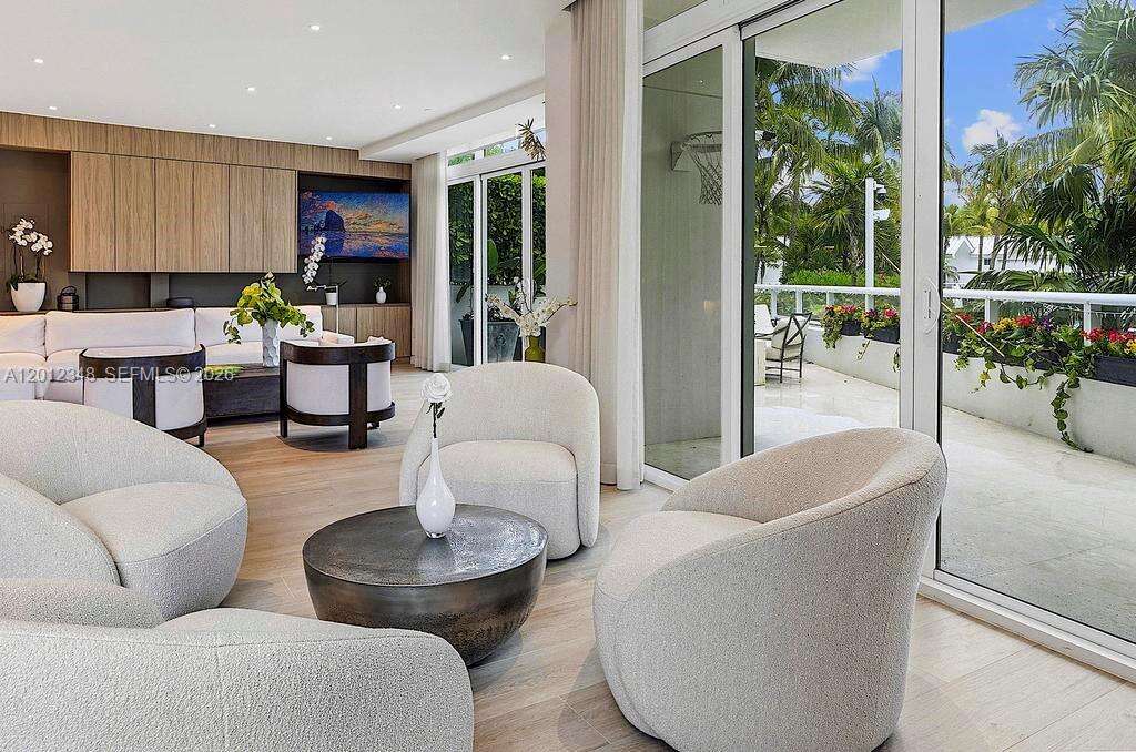 Continuum North Tower at 50 Pointe Dr, Miami Beach, FL 33139 - For Rent photo 7