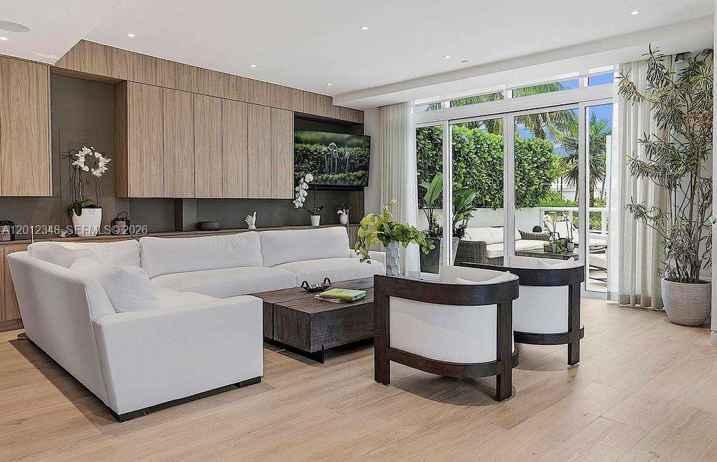 Continuum North Tower at 50 Pointe Dr, Miami Beach, FL 33139 - For Rent photo 10