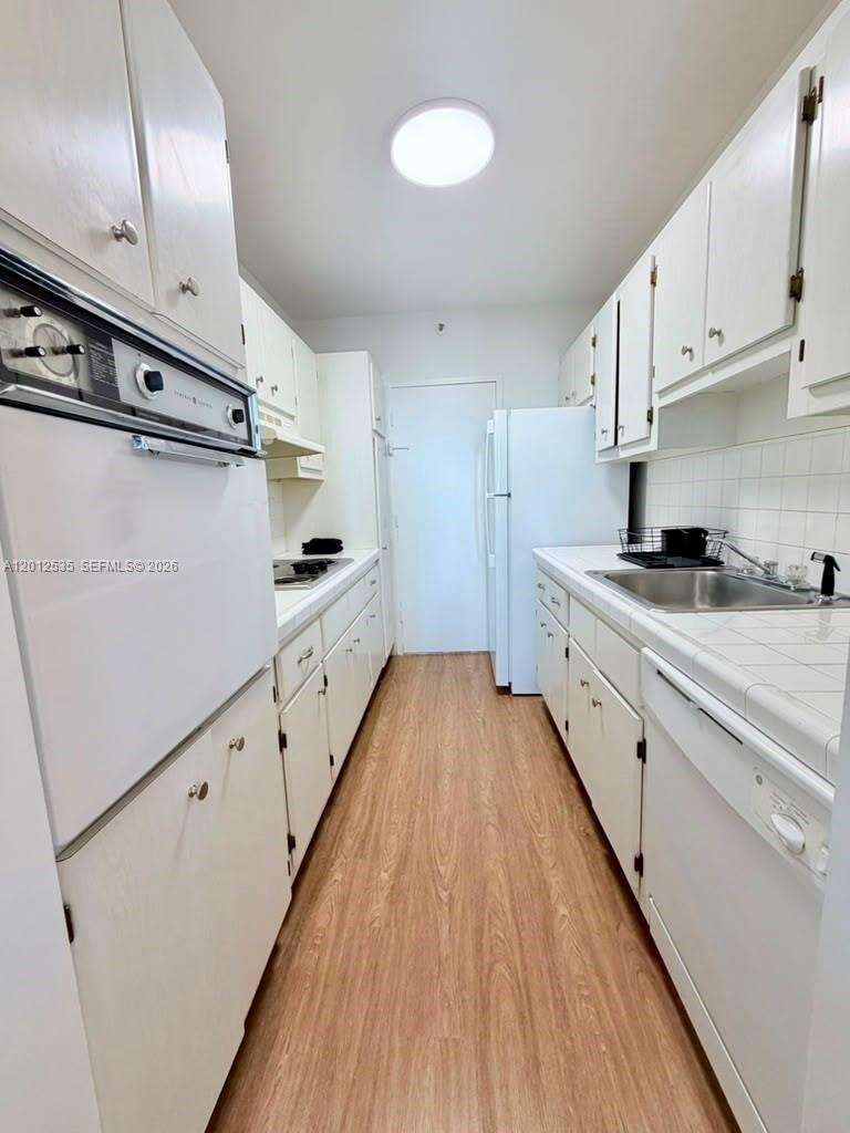 Decoplage at 100 Lincoln Rd, Miami Beach, FL 33139 - For Rent photo 10