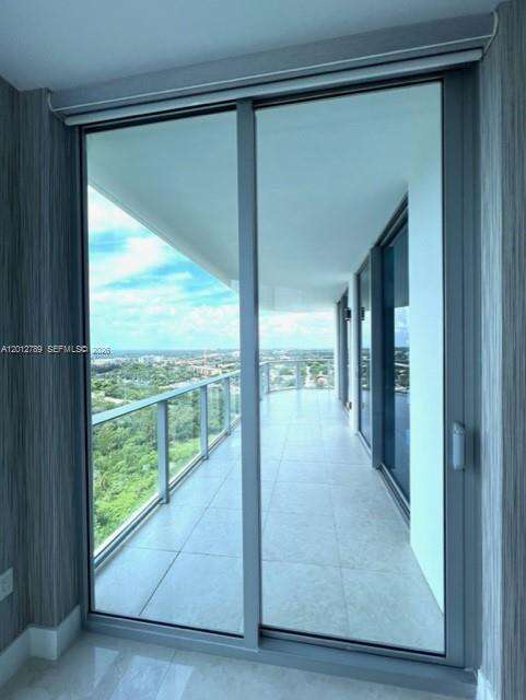Marina Palms at 17111 Biscayne Blvd, North Miami Beach, FL 33160 - For Rent photo 27