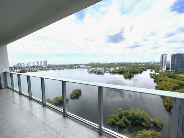 Marina Palms at 17111 Biscayne Blvd, North Miami Beach, FL 33160 - For Rent photo 38