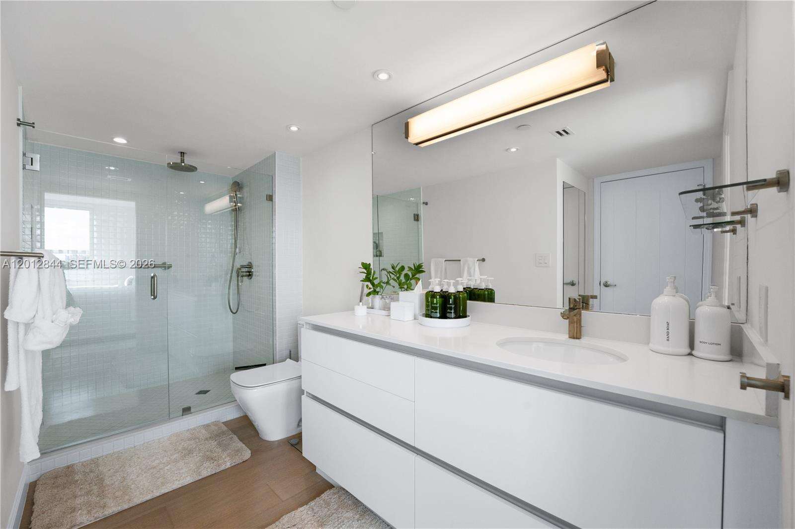 Yacht Club At Portofino at 90 Alton Rd, Miami Beach, FL 33139 - For Rent photo 13