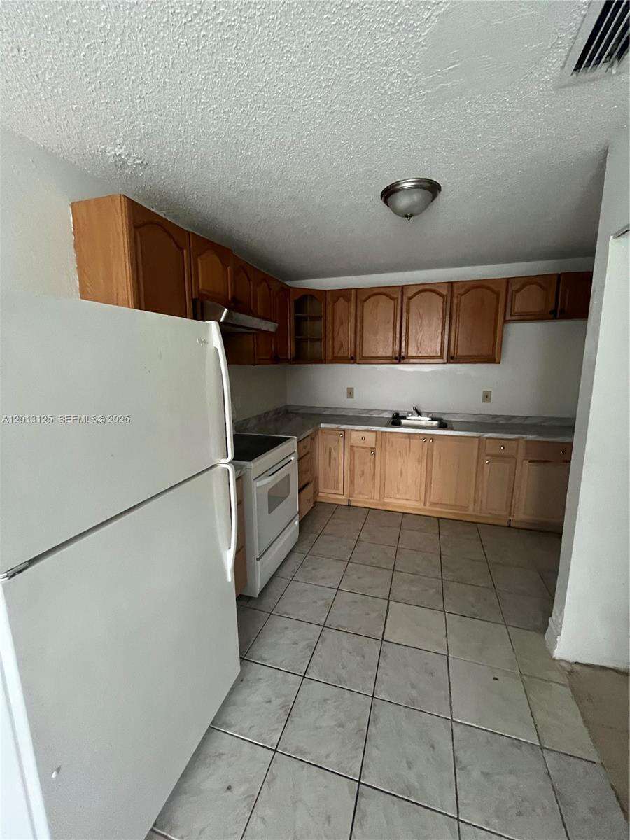 Del Prado at 18182 41 Pl, Miami Gardens, FL 33055 - For Rent photo 3