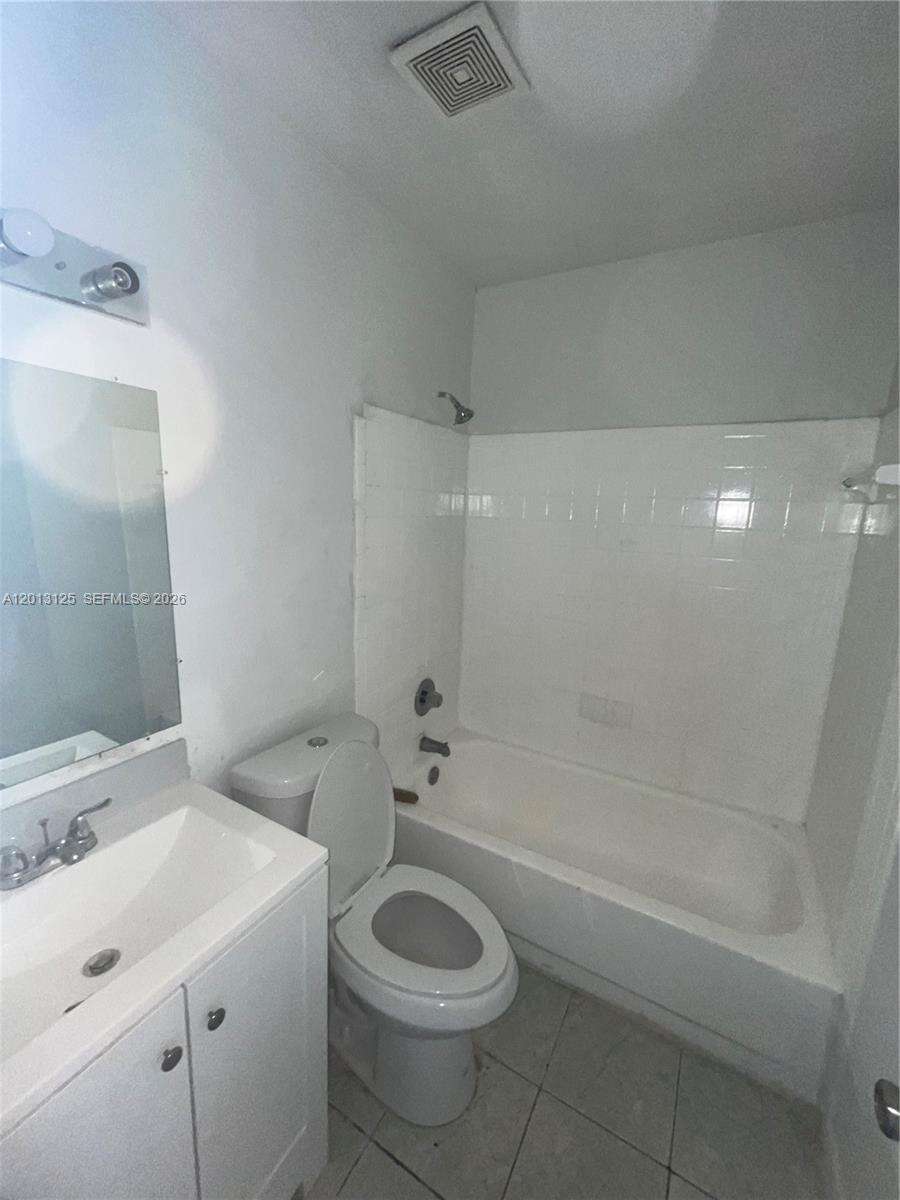 Del Prado at 18182 41 Pl, Miami Gardens, FL 33055 - For Rent photo 5