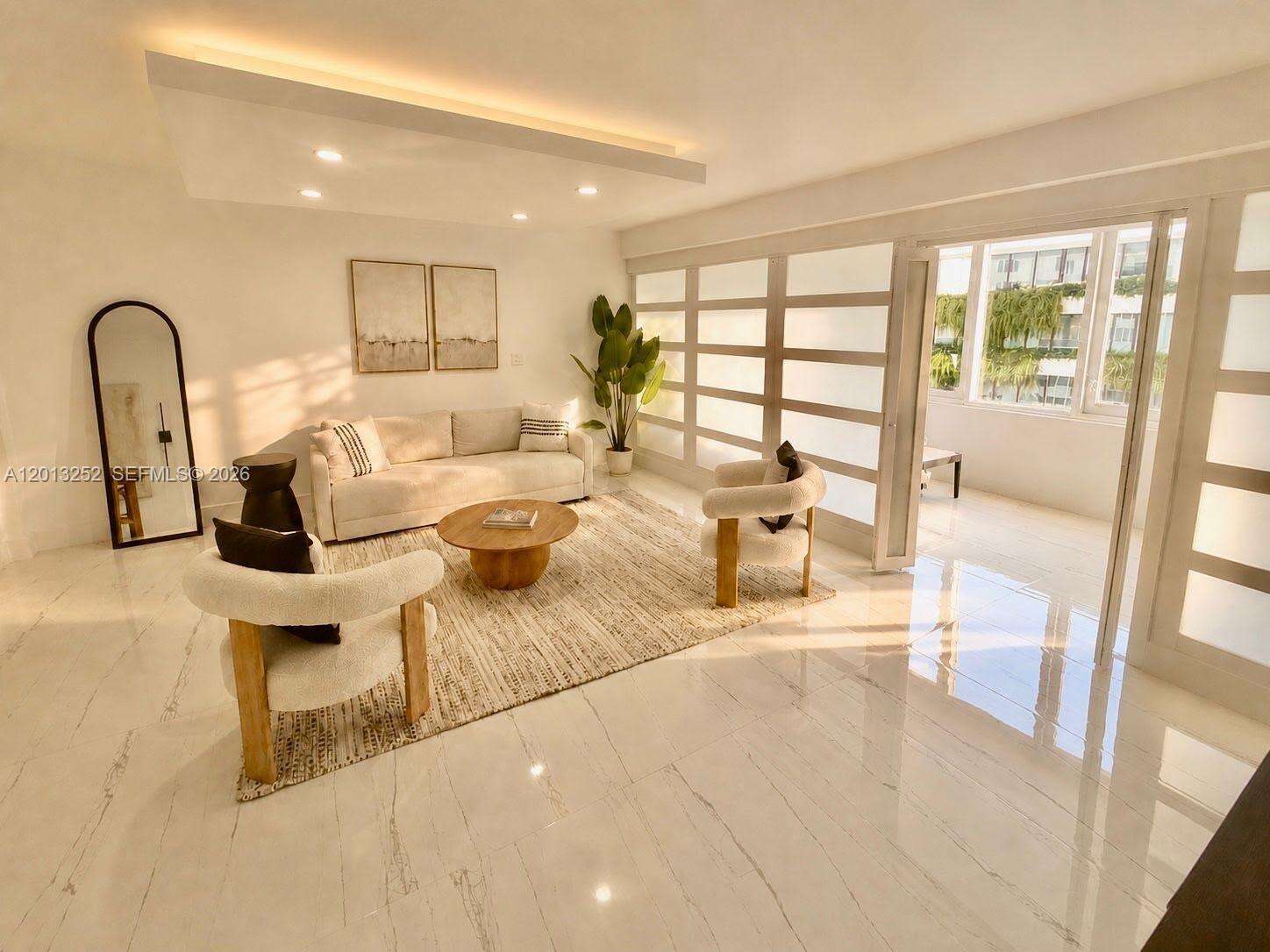 Roney Palace at 2301 Collins Ave, Miami Beach, FL 33139 - For Rent photo 2