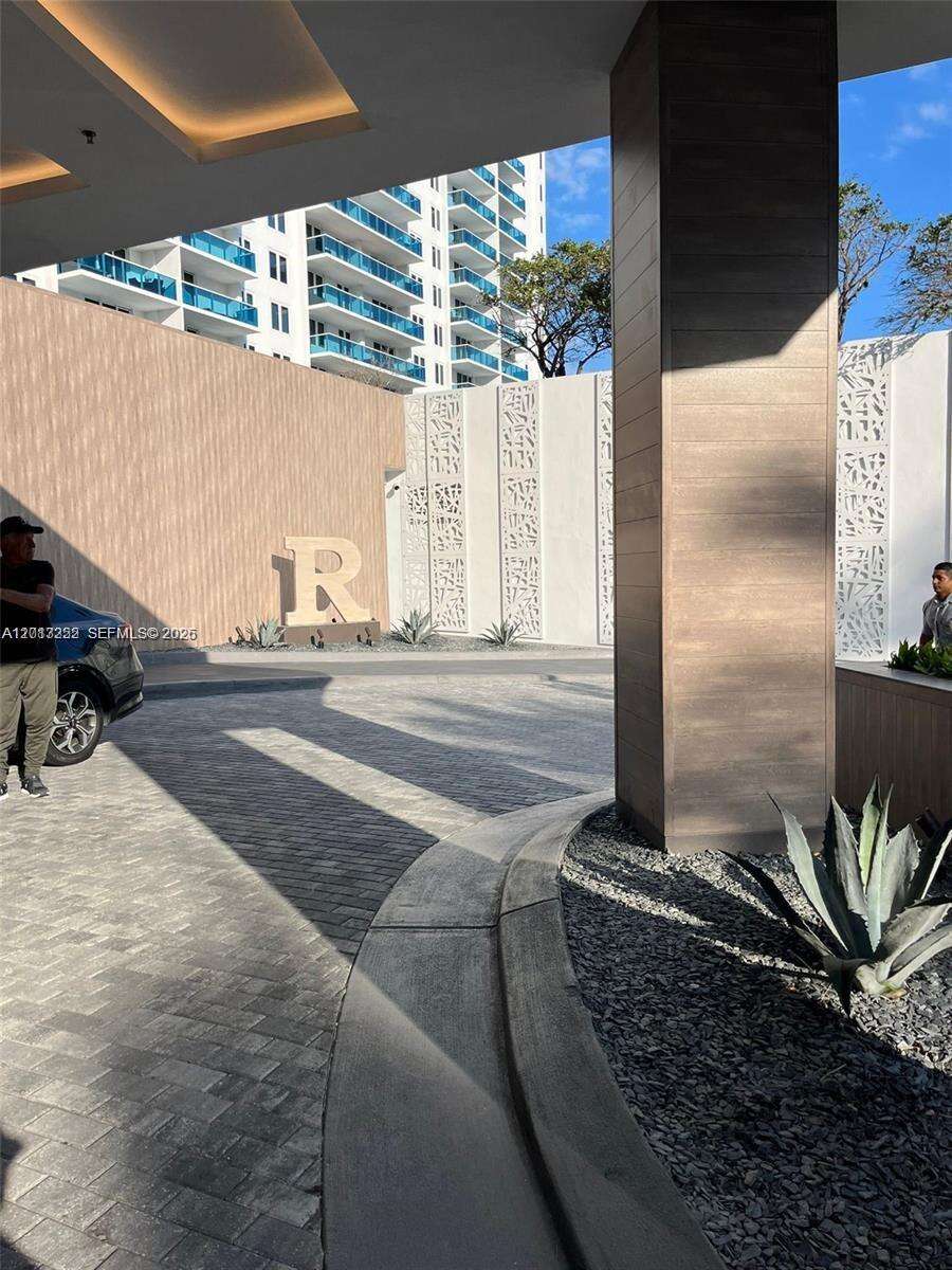 Roney Palace at 2301 Collins Ave, Miami Beach, FL 33139 - For Rent photo 16