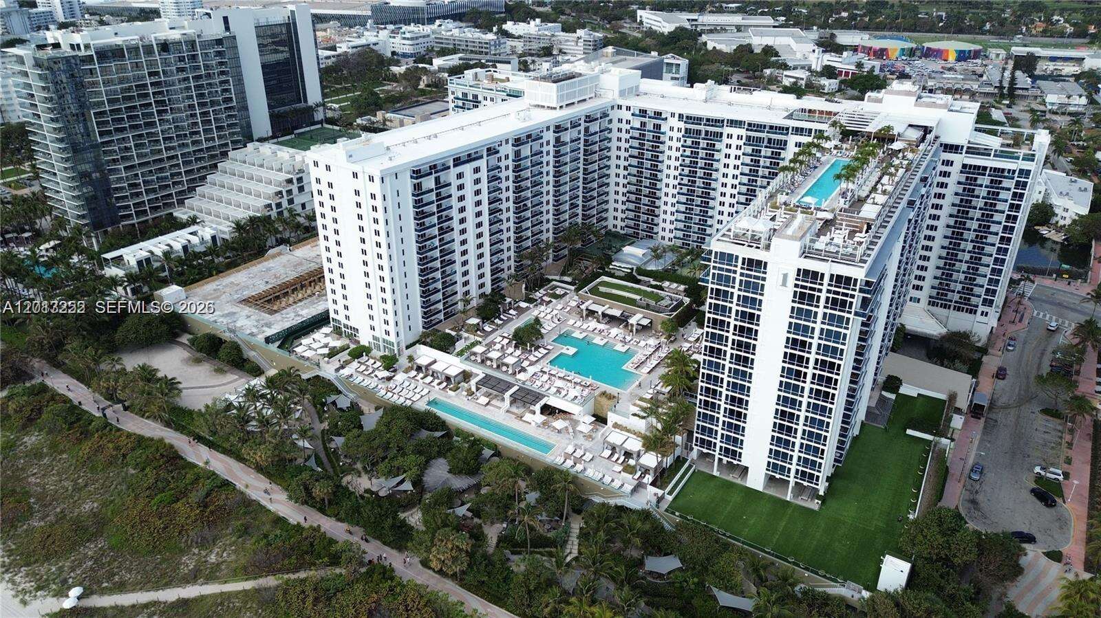 Roney Palace at 2301 Collins Ave, Miami Beach, FL 33139 - For Rent photo 18