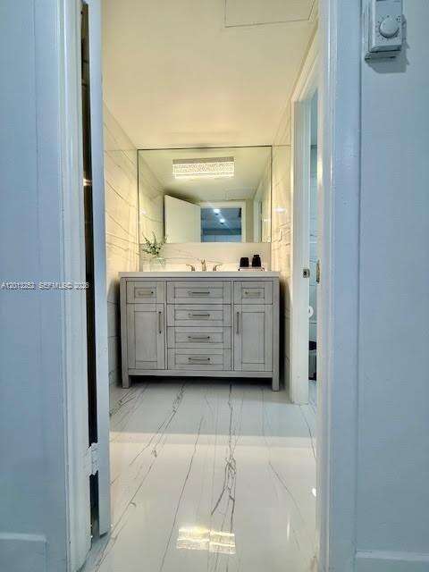 Roney Palace at 2301 Collins Ave, Miami Beach, FL 33139 - For Rent photo 9