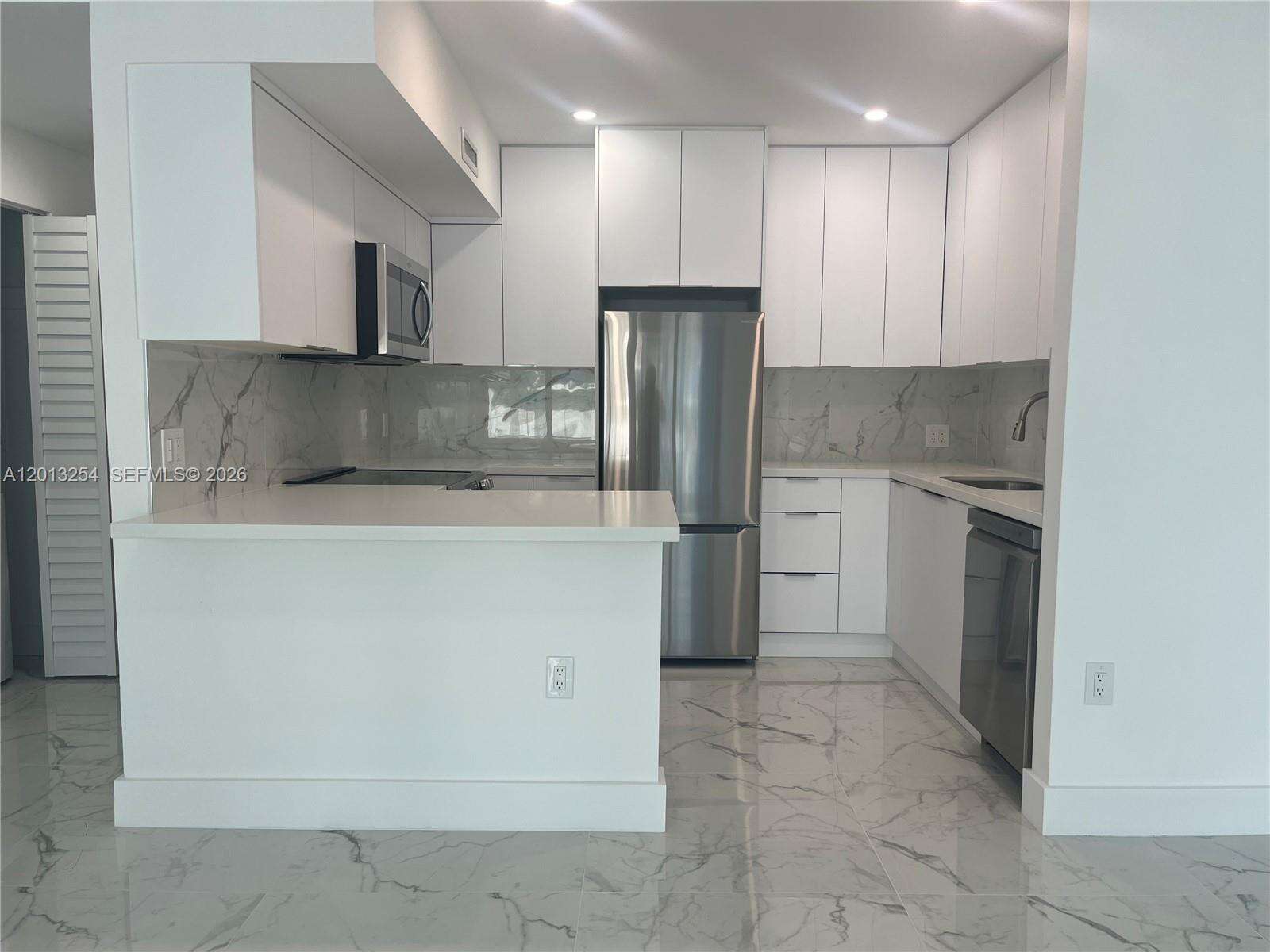 Alexander Towers at 3505 Ocean Dr, Hollywood, FL 33019 - For Rent photo 1