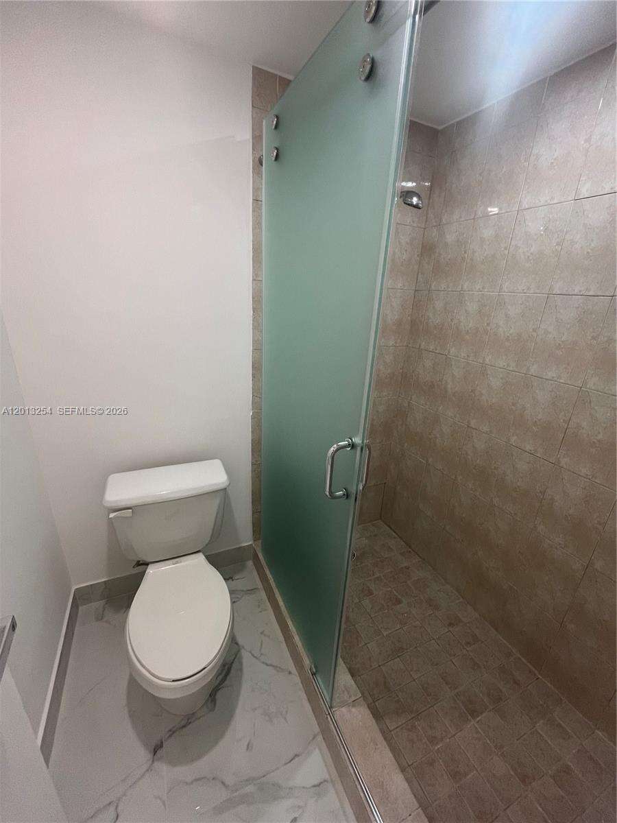 Alexander Towers at 3505 Ocean Dr, Hollywood, FL 33019 - For Rent photo 17