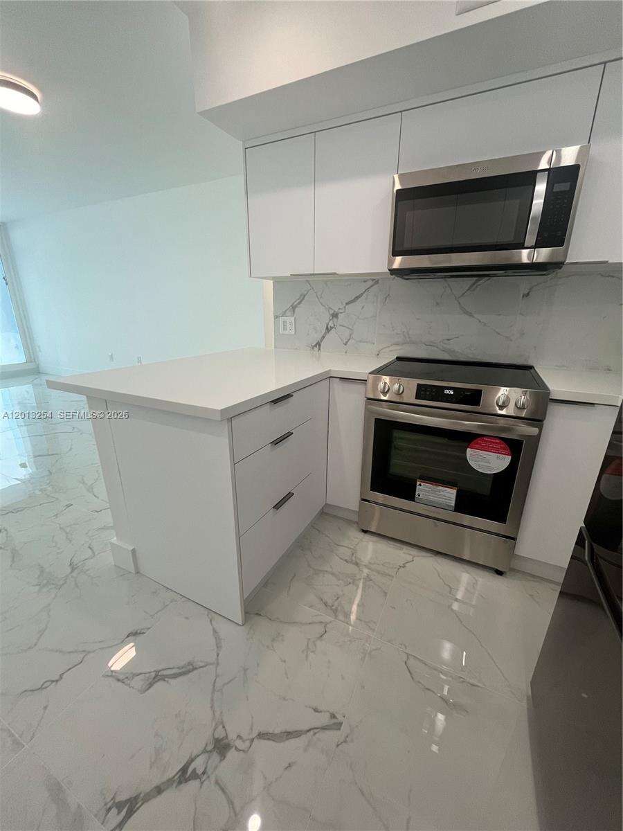 Alexander Towers at 3505 Ocean Dr, Hollywood, FL 33019 - For Rent photo 4