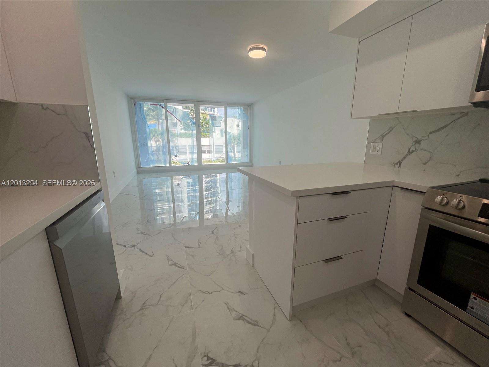 Alexander Towers at 3505 Ocean Dr, Hollywood, FL 33019 - For Rent photo 5