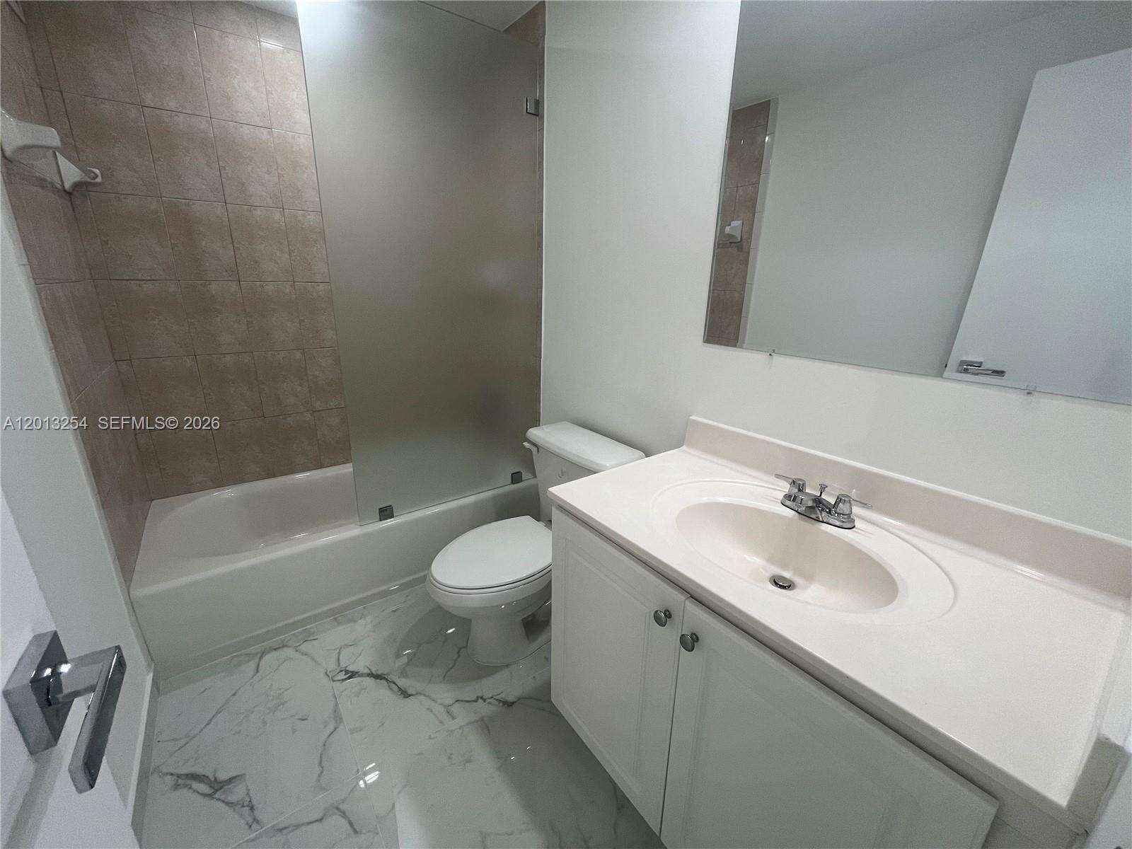 Alexander Towers at 3505 Ocean Dr, Hollywood, FL 33019 - For Rent photo 10