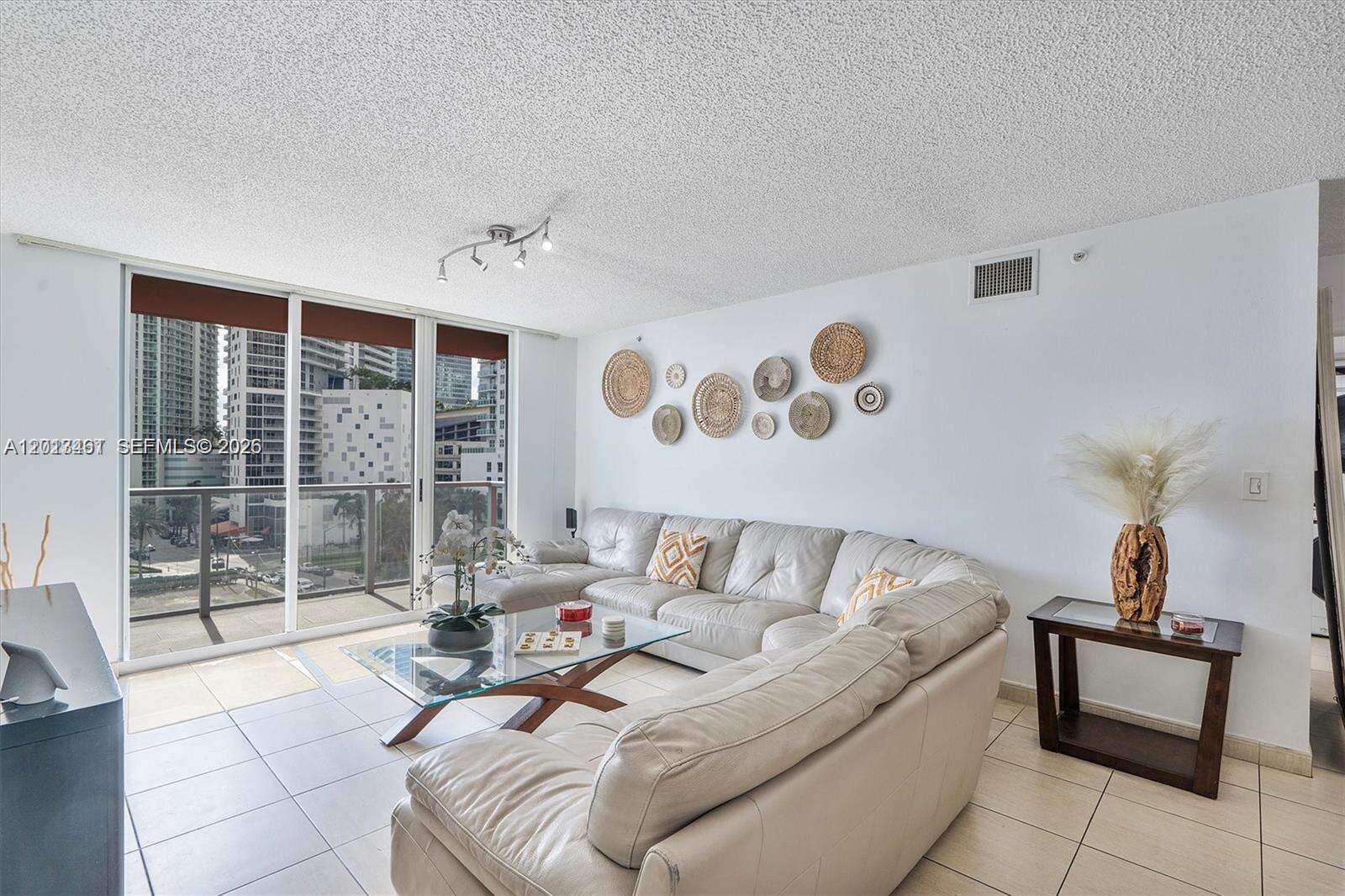The Mark On Brickell at 1155 Brickell Bay Dr, Miami, FL 33131 - For Rent photo 2