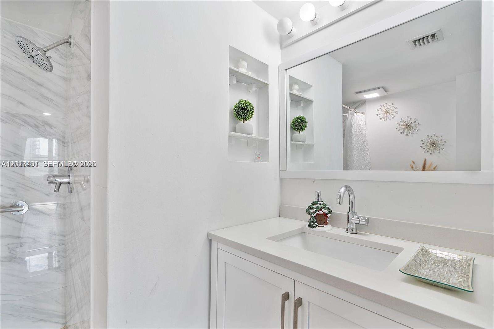 The Mark On Brickell at 1155 Brickell Bay Dr, Miami, FL 33131 - For Rent photo 15