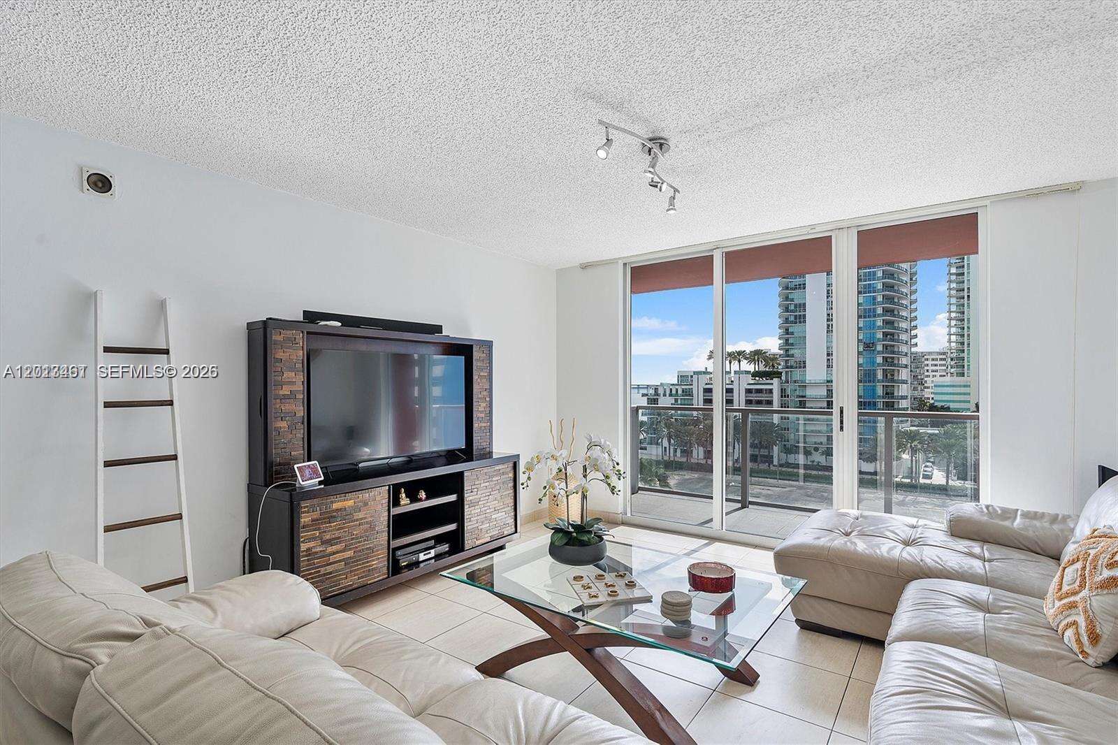 The Mark On Brickell at 1155 Brickell Bay Dr, Miami, FL 33131 - For Rent photo 3
