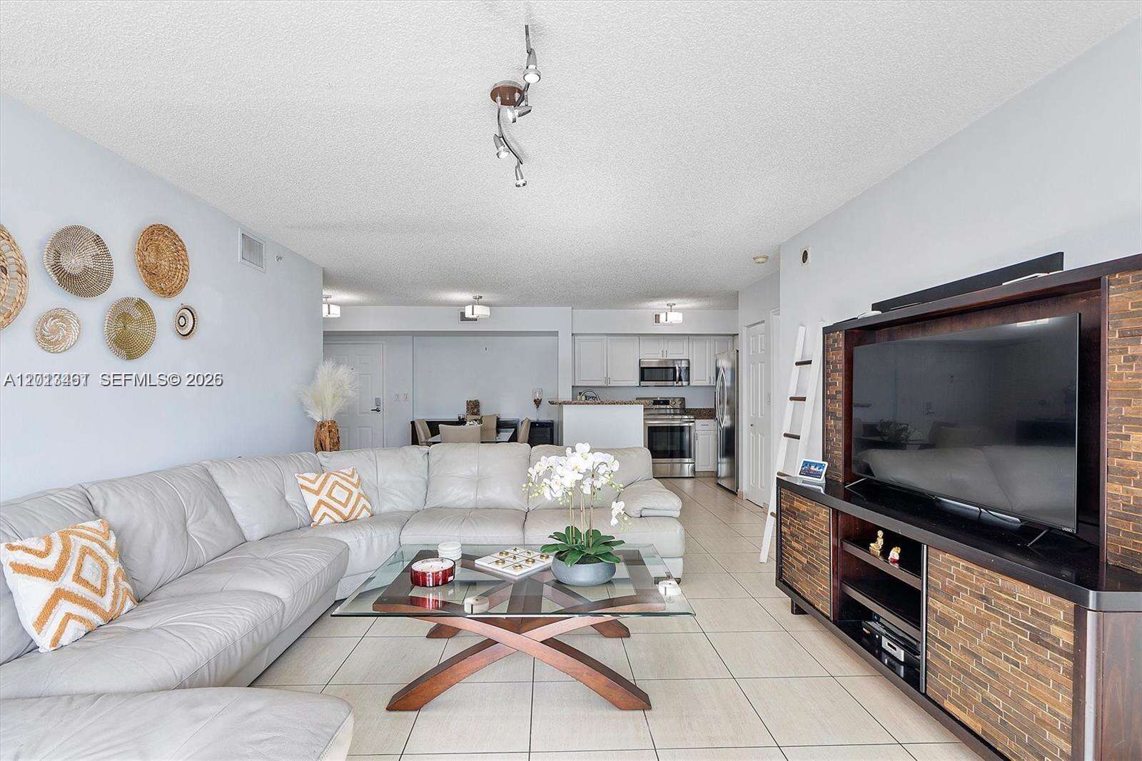 The Mark On Brickell at 1155 Brickell Bay Dr, Miami, FL 33131 - For Rent photo 4