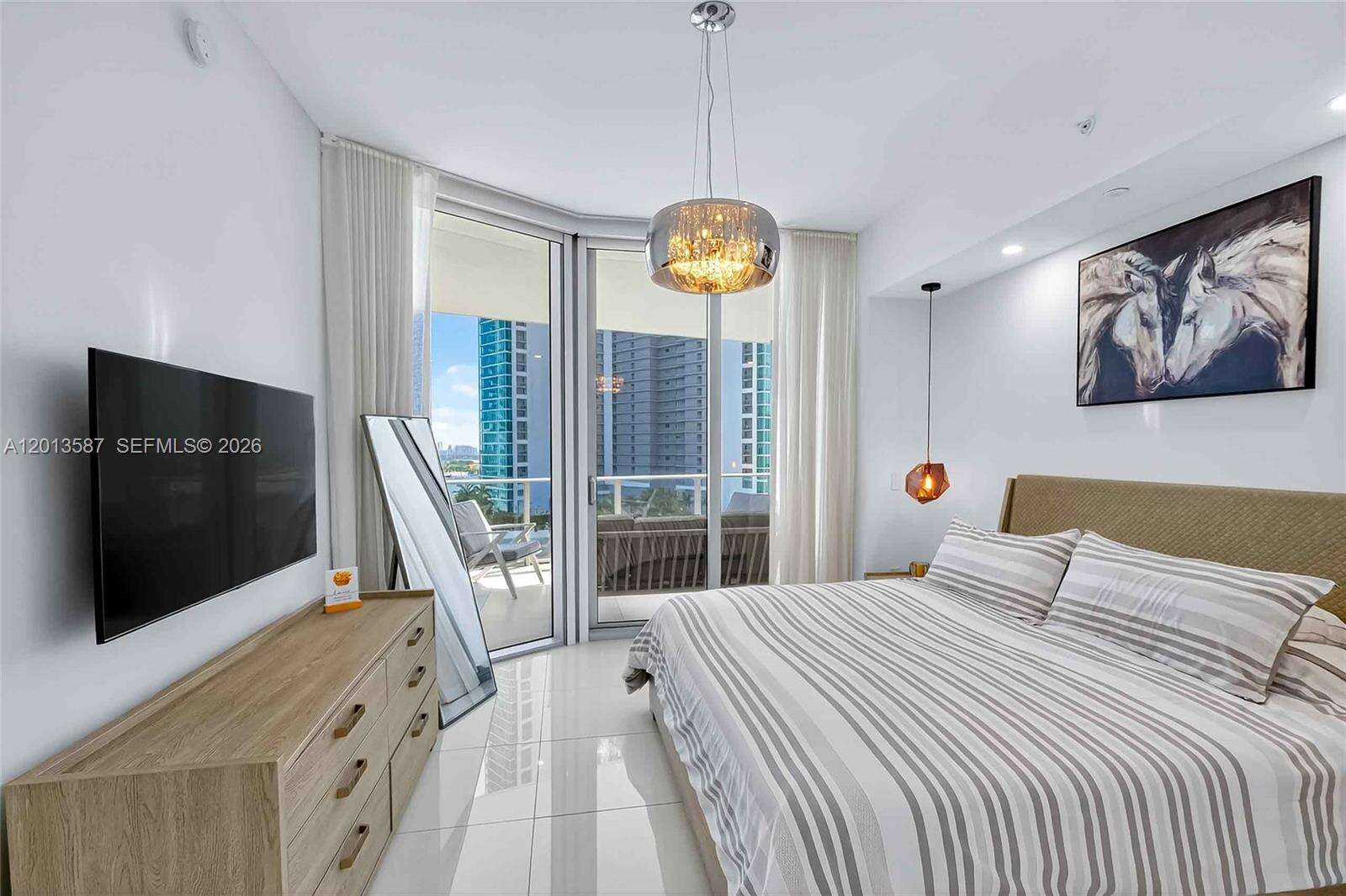 Paramount Miami Worldcenter at 851 1 Ave, Miami, FL 33132 - For Rent photo 3