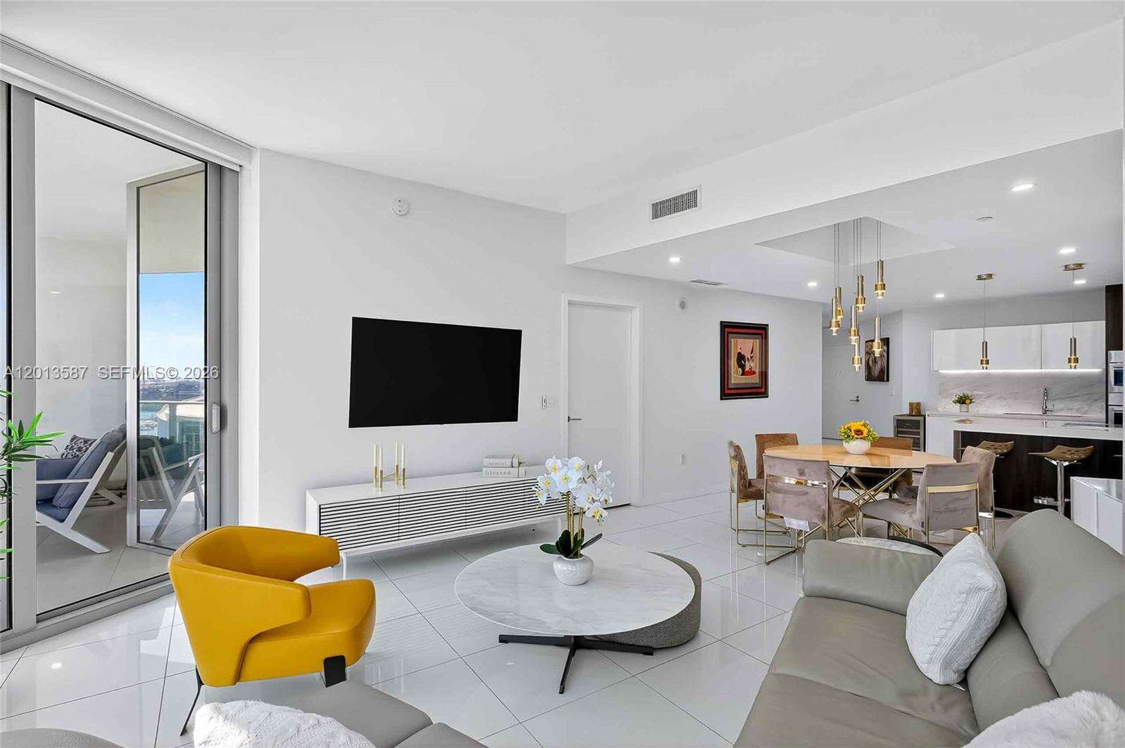 Paramount Miami Worldcenter at 851 1 Ave, Miami, FL 33132 - For Rent photo 4