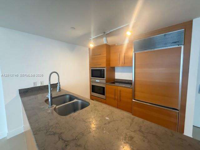Icon Brickell 1 at 475 Brickell Ave, Miami, FL 33131 - For Rent photo 3
