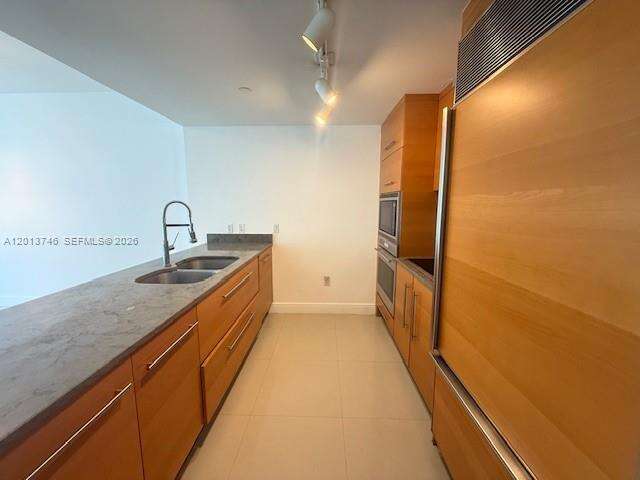 Icon Brickell 1 at 475 Brickell Ave, Miami, FL 33131 - For Rent photo 4