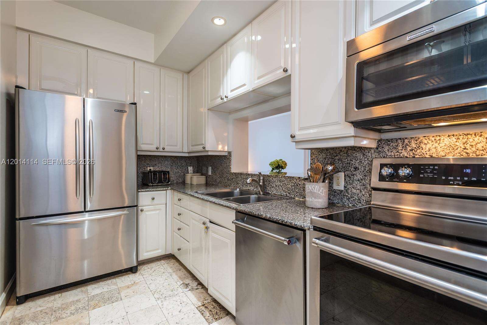 One Tequesta Point at 888 Brickell Key Dr, Miami, FL 33131 - For Rent photo 9
