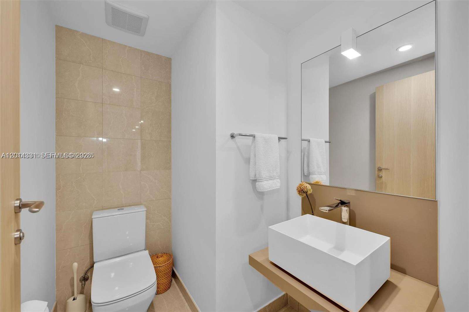Brickell Flatiron at 1000 Brickell Plz, Miami, FL 33131 - For Rent photo 16