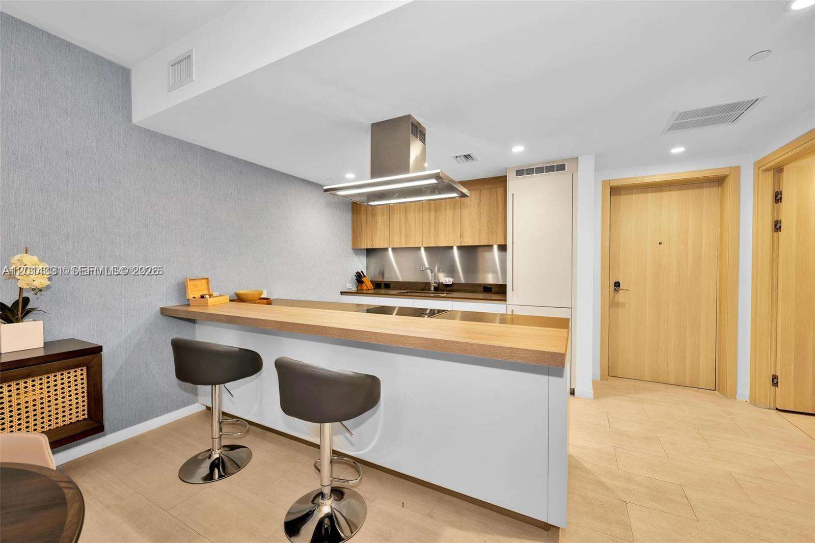 Brickell Flatiron at 1000 Brickell Plz, Miami, FL 33131 - For Rent photo 8