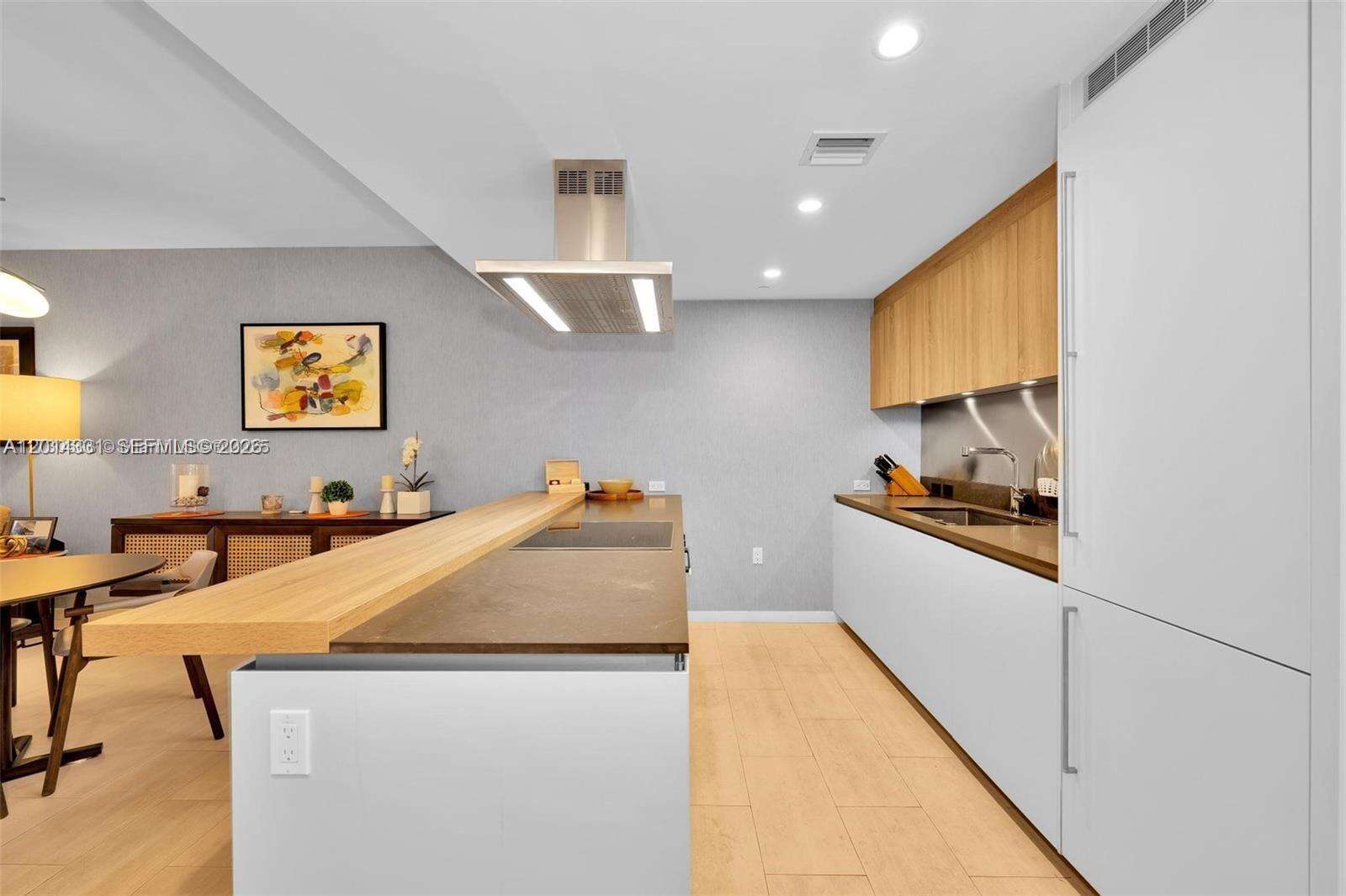 Brickell Flatiron at 1000 Brickell Plz, Miami, FL 33131 - For Rent photo 9