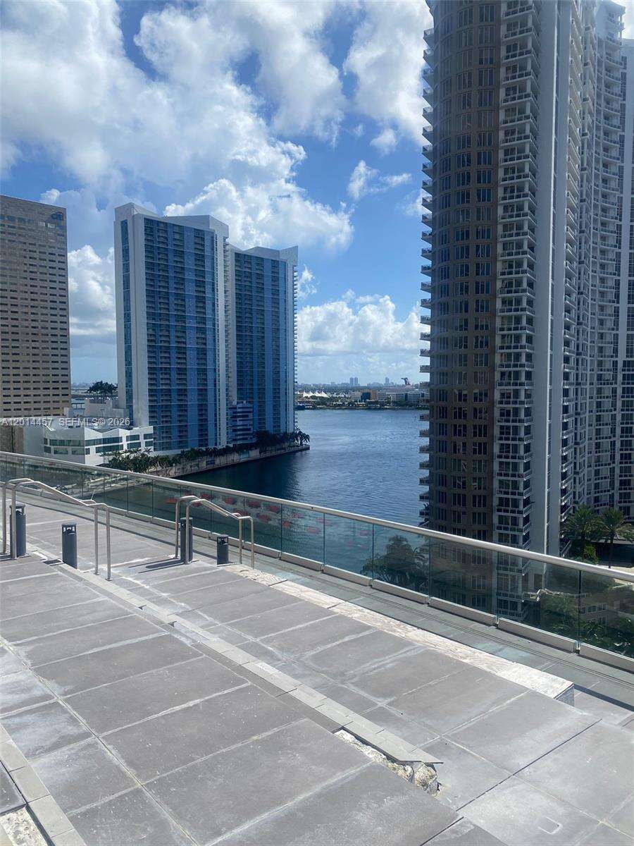 Icon Brickell 1 at 475 Brickell Ave, Miami, FL 33131 - For Rent photo 12