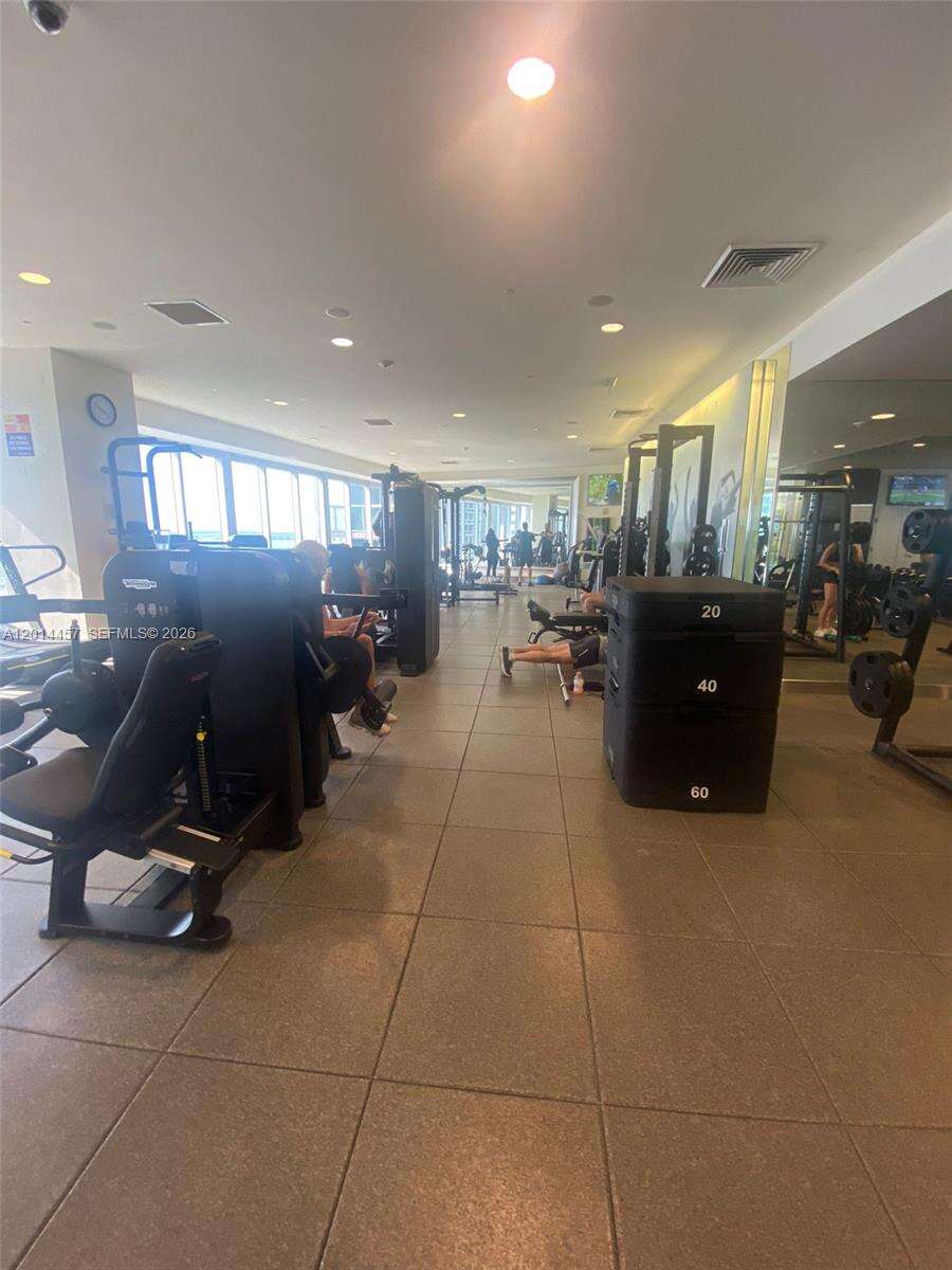 Icon Brickell 1 at 475 Brickell Ave, Miami, FL 33131 - For Rent photo 16