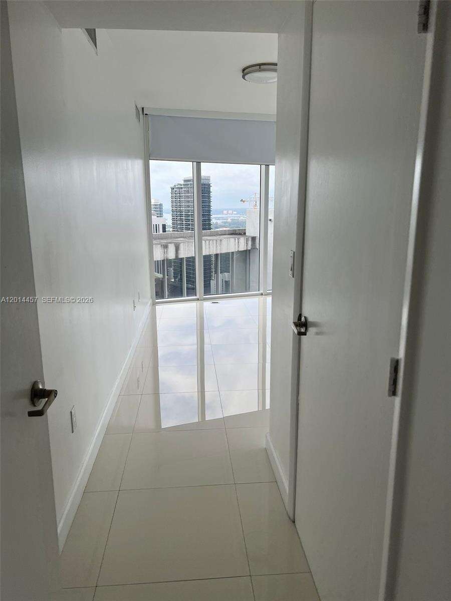 Icon Brickell 1 at 475 Brickell Ave, Miami, FL 33131 - For Rent photo 3