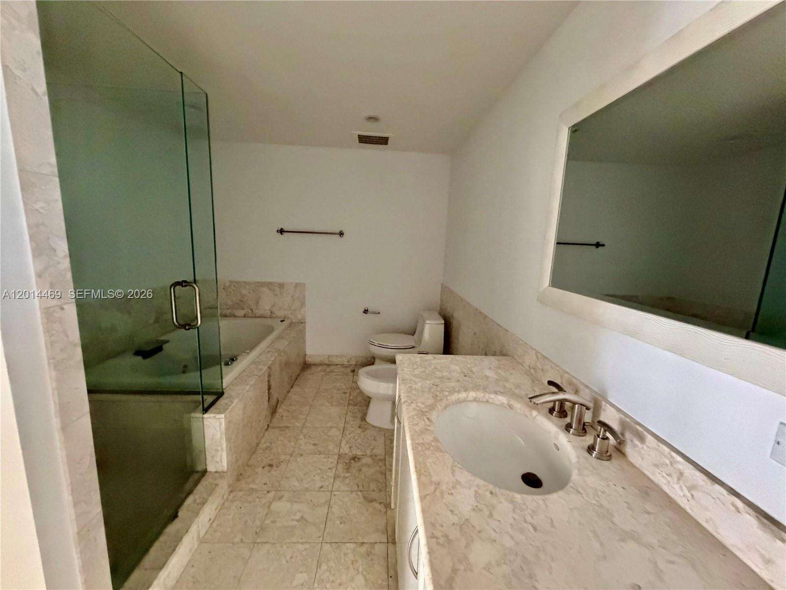 Jade At Brickell Bay at 1331 Brickell Bay Dr, Miami, FL 33131 - For Rent photo 26