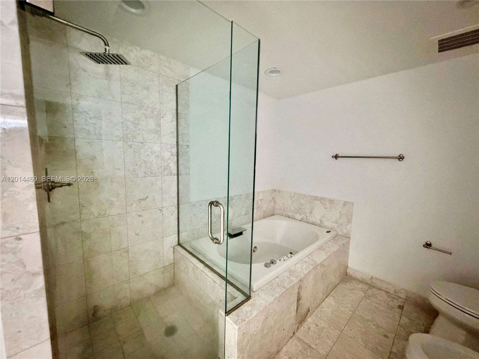 Jade At Brickell Bay at 1331 Brickell Bay Dr, Miami, FL 33131 - For Rent photo 27