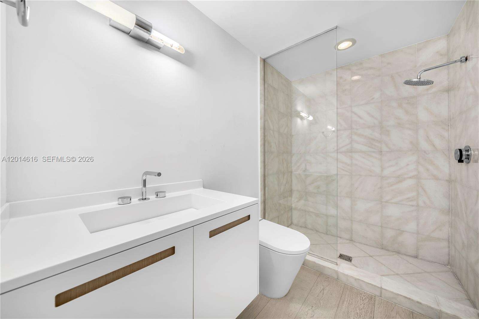 Continuum North Tower at 50 Pointe Dr, Miami Beach, FL 33139 - For Rent photo 17