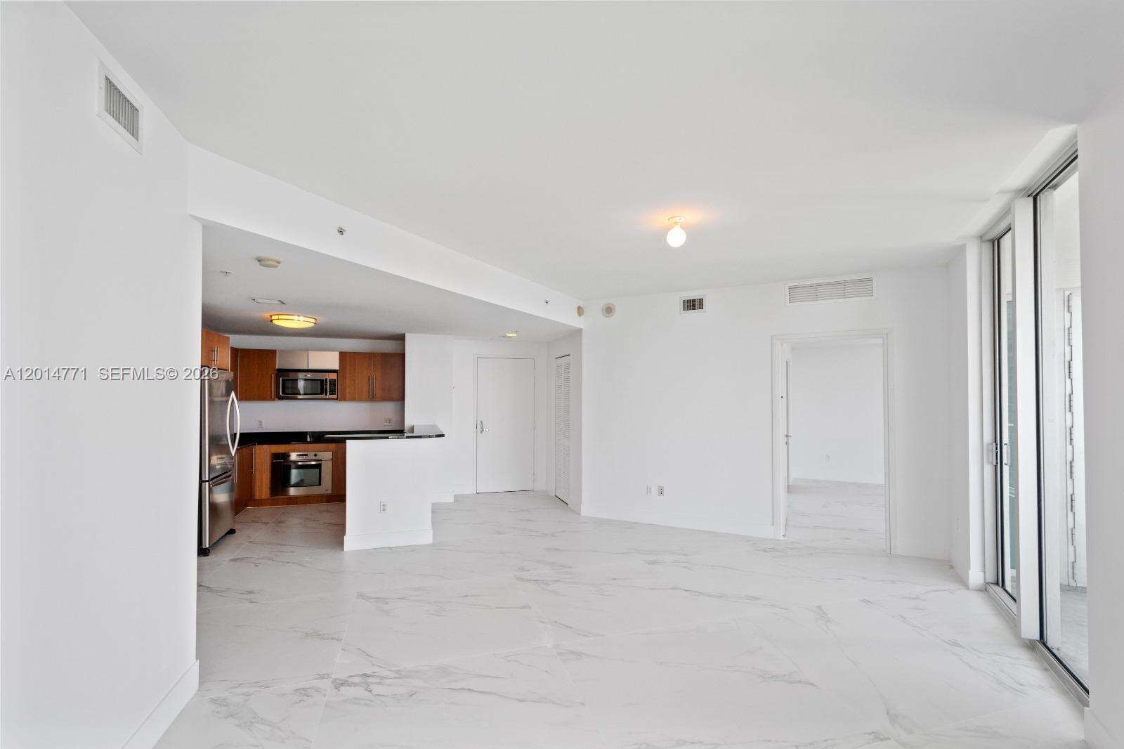 Met 1 at 300 Biscayne Blvd, Miami, FL 33131 - For Rent photo 3