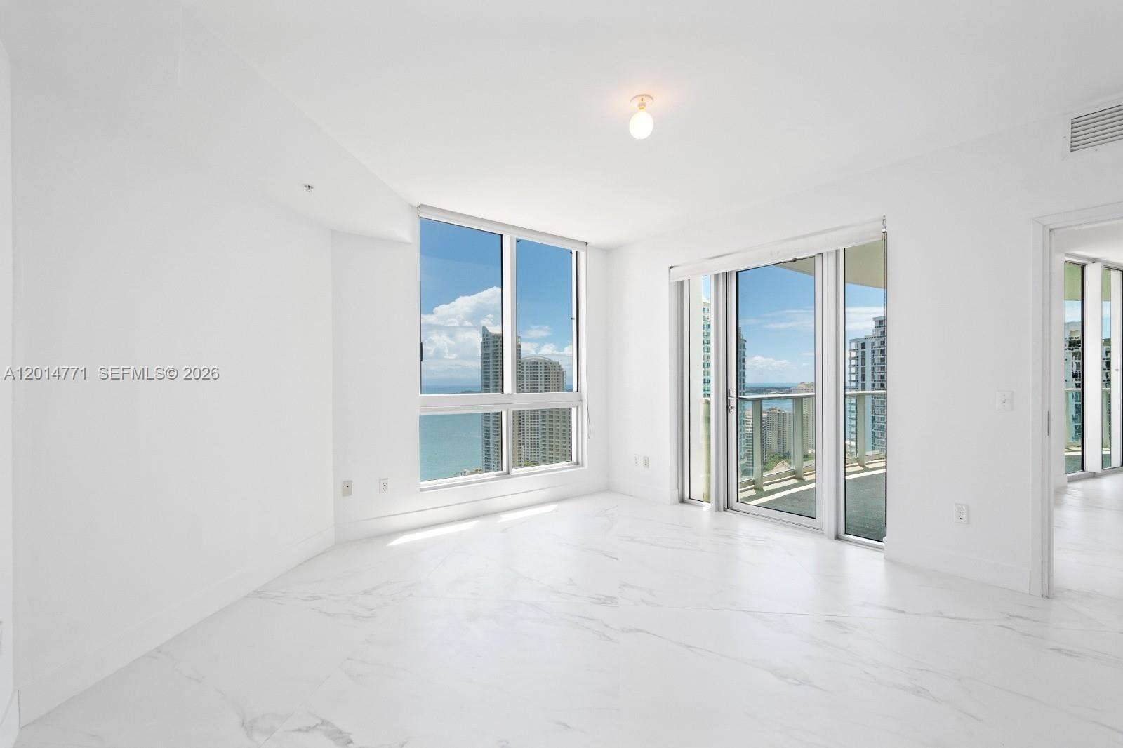 Met 1 at 300 Biscayne Blvd, Miami, FL 33131 - For Rent photo 4