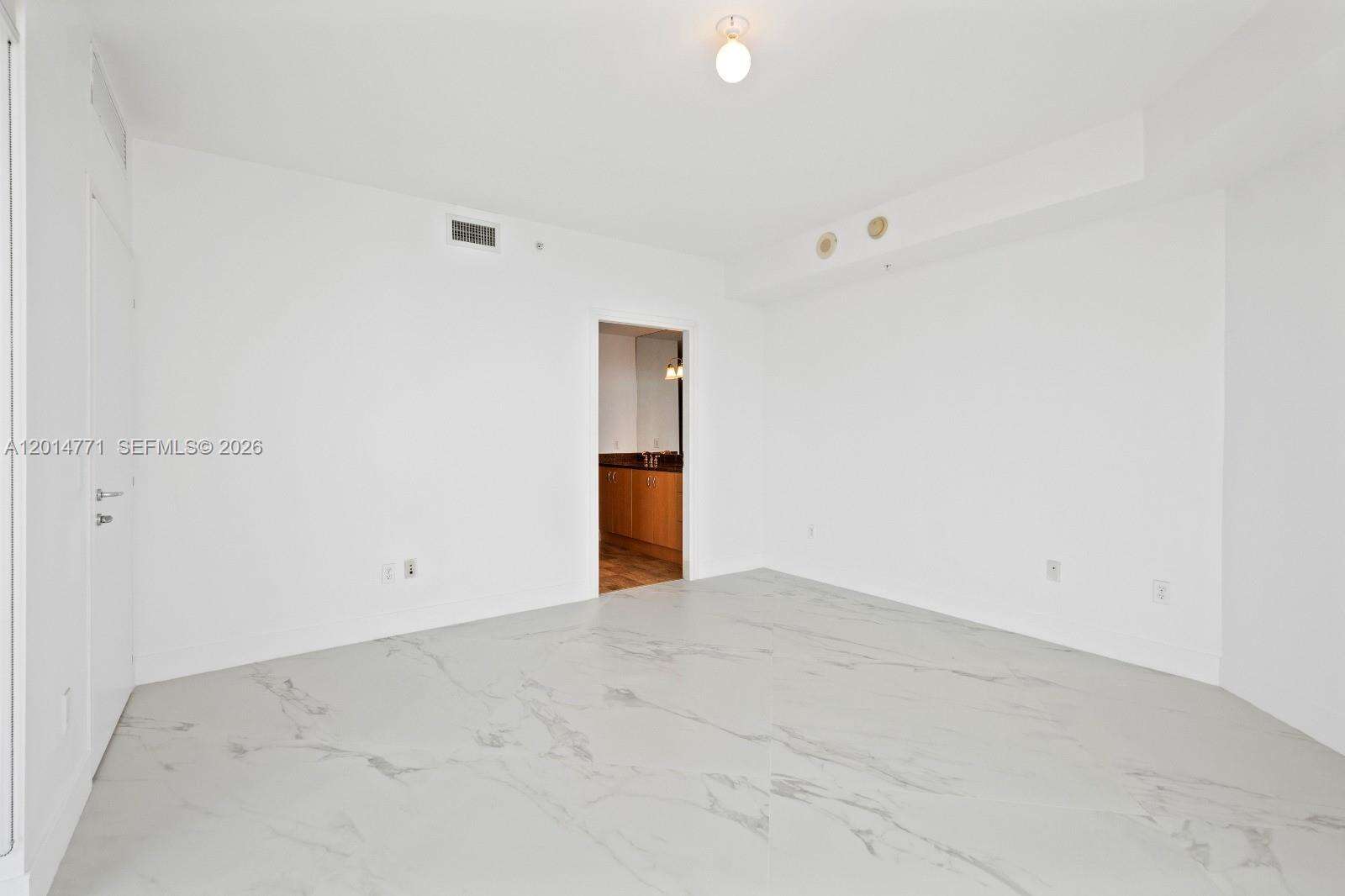 Met 1 at 300 Biscayne Blvd, Miami, FL 33131 - For Rent photo 8