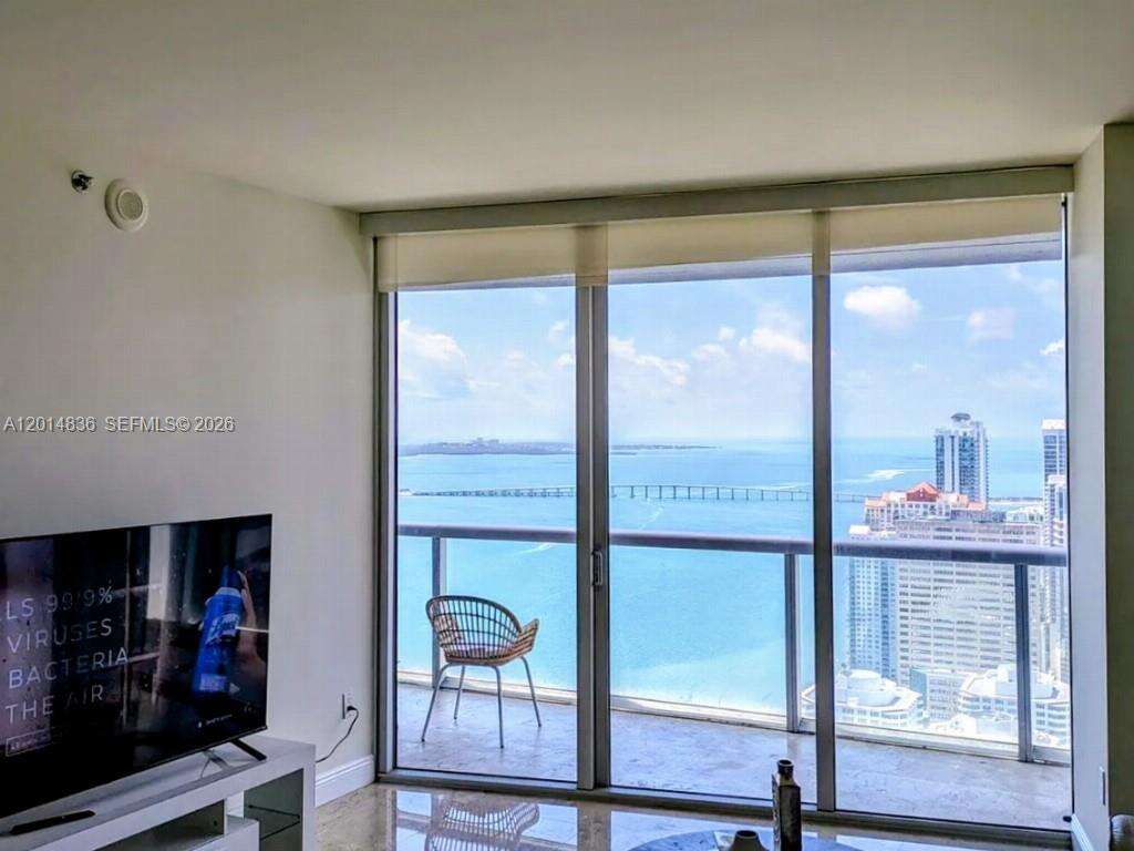 Icon Brickell 2 at 495 Brickell Ave, Miami, FL 33131 - For Rent photo 2