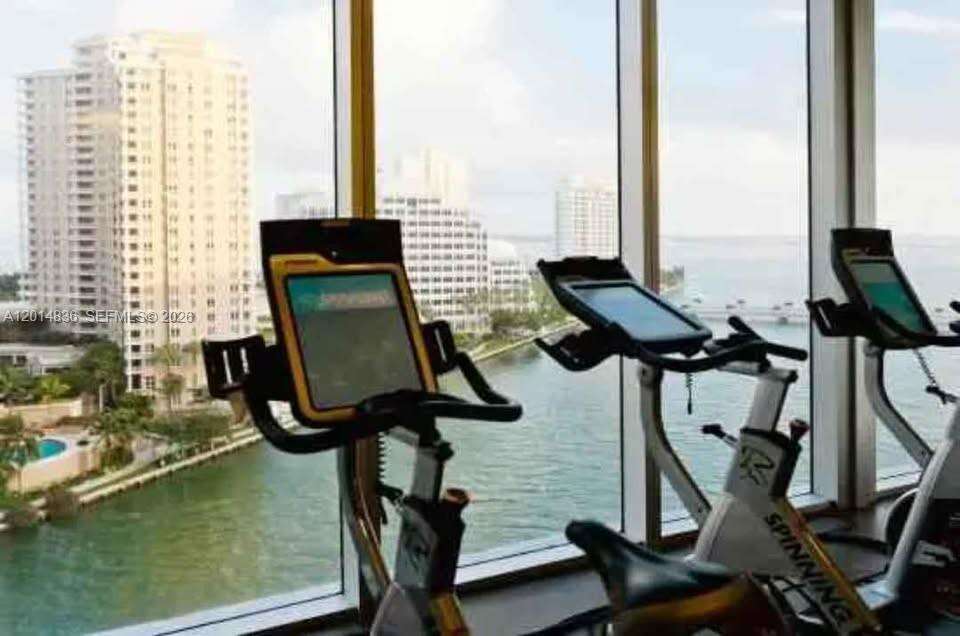 Icon Brickell 2 at 495 Brickell Ave, Miami, FL 33131 - For Rent photo 11