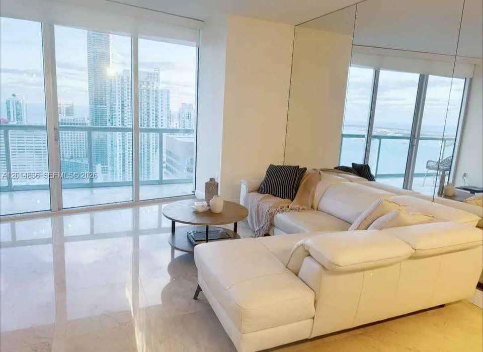 Icon Brickell 2 at 495 Brickell Ave, Miami, FL 33131 - For Rent photo 6