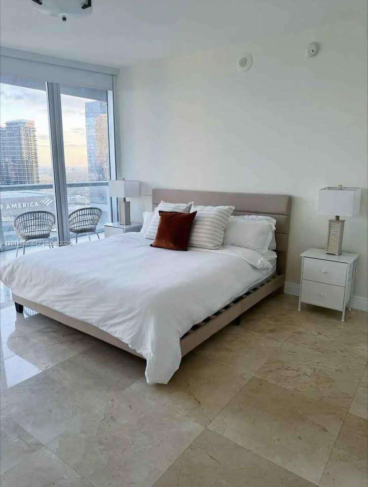 Icon Brickell 2 at 495 Brickell Ave, Miami, FL 33131 - For Rent photo 7