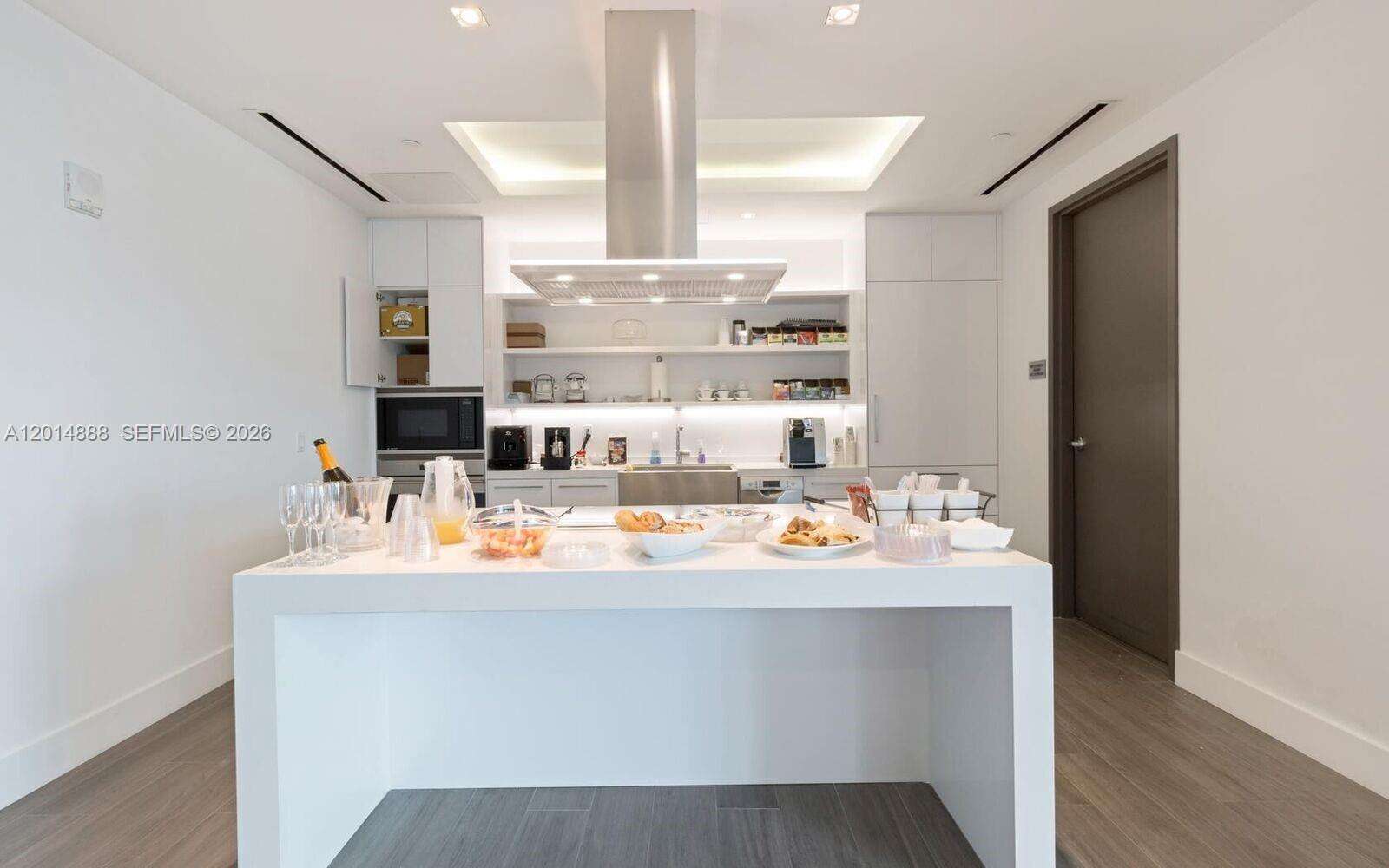 Marina Palms at 17111 Biscayne Blvd, North Miami Beach, FL 33160 - For Rent photo 8