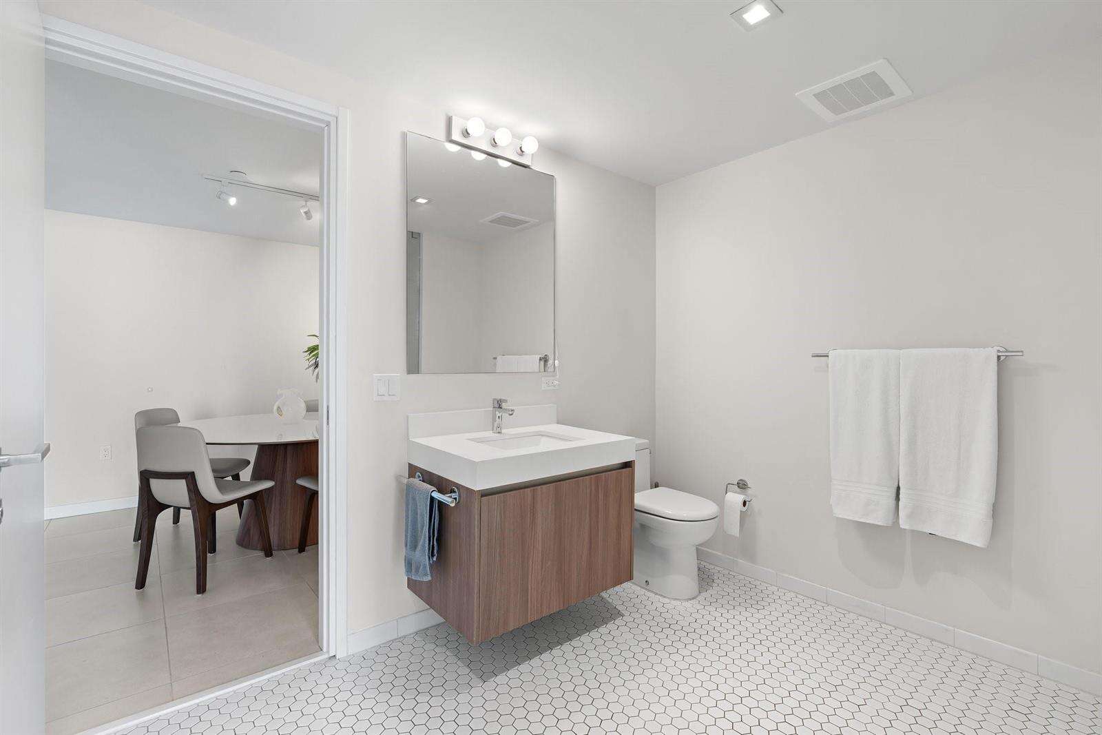 Tiffany House at 401 Birch, Fort Lauderdale, FL 33304 - For Rent photo 12