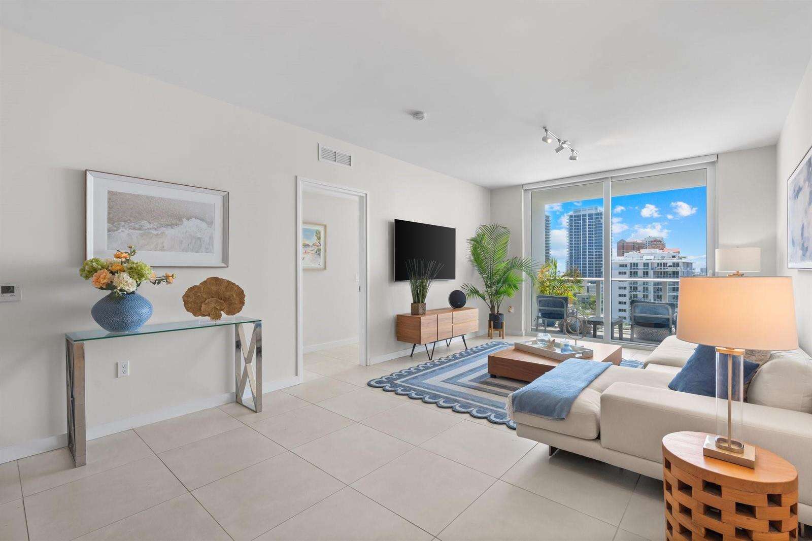 Tiffany House at 401 Birch, Fort Lauderdale, FL 33304 - For Rent photo 3
